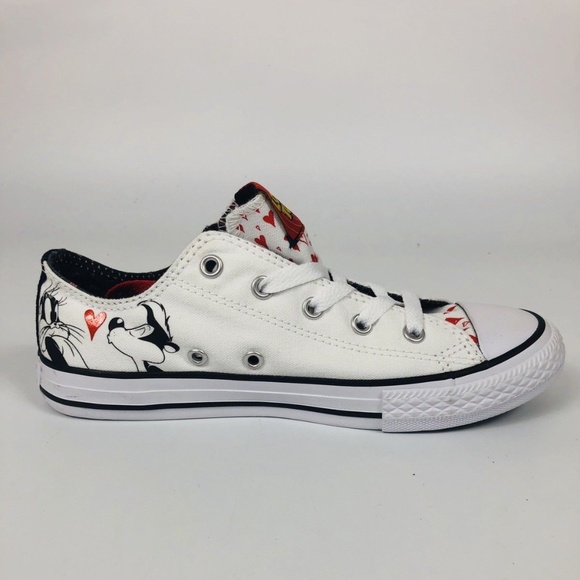 looney tunes converse trainers